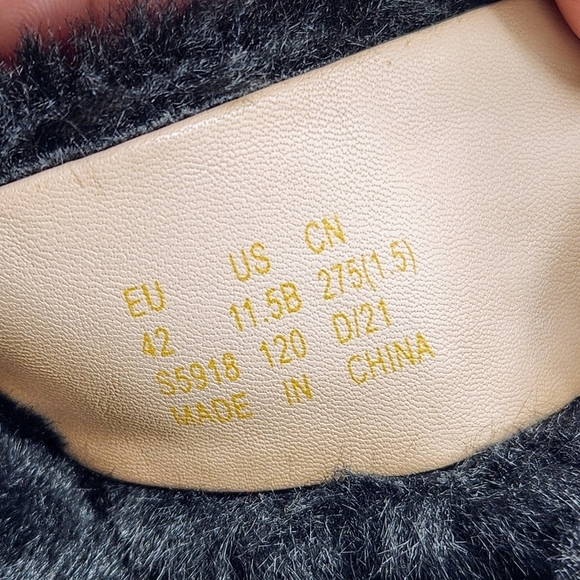 STUART WEITZMAN Roza Faux Fur Wedge Slides In Black Size 11.5 B - Picture 11 of 12